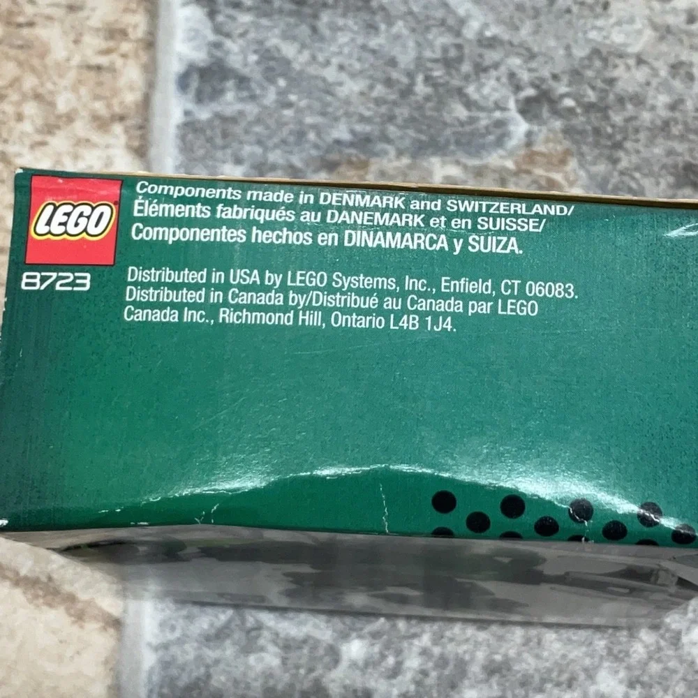 LEGO Bionicle Matoran Piruk 8723 Green Voya Nui Action Figure Set 2006 27 Pcs